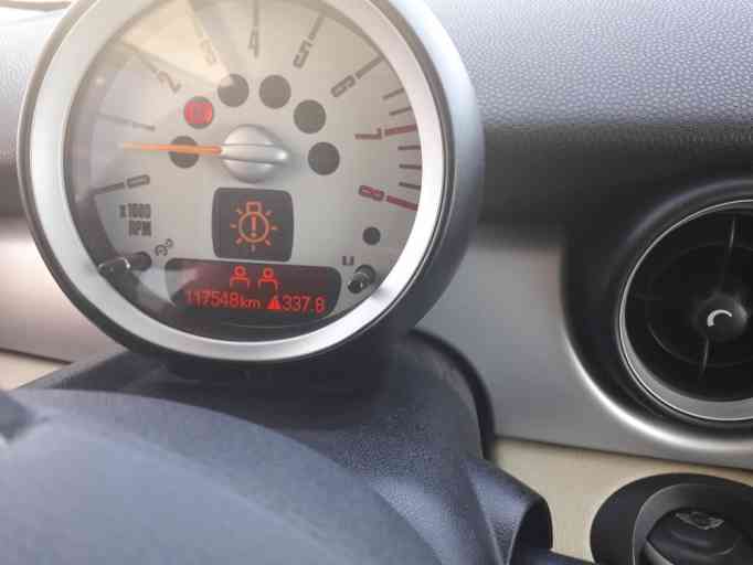 Interprétation du voyant rouge sur la Mini Cooper Deficars